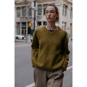 Zara Olive Green V-Neck Knit Sweater | Ribbed Trim Long Sleeve Jumper | Size M